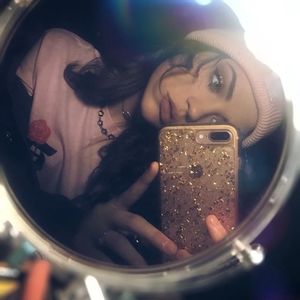 Meet your Posher, Kenadee